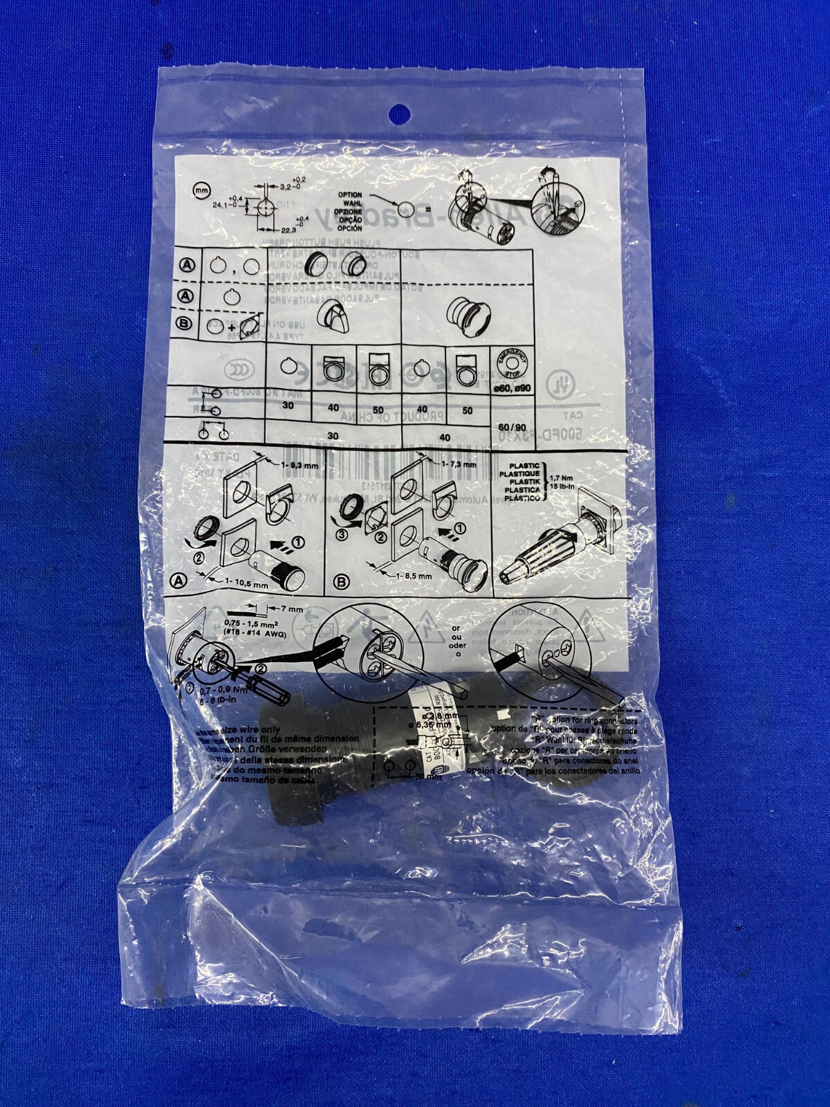 Allen-Bradley Allen Bradley AB 800FD-F3X10 FLUSH PUSH BUTTON GREEN