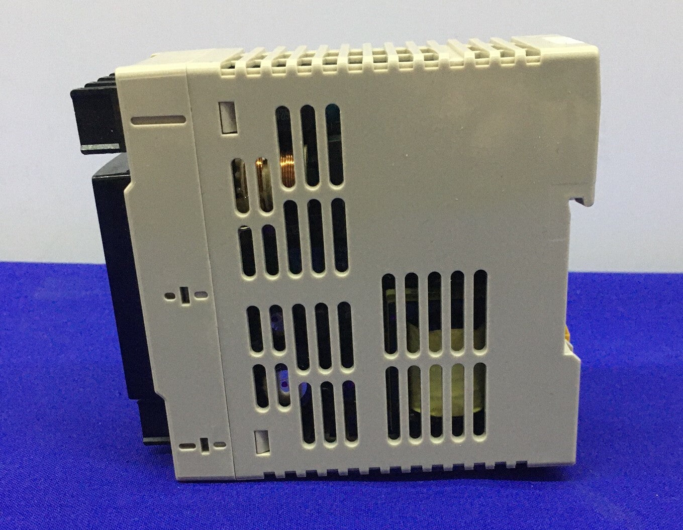ALIMENTATION OMRON S8VS-06024B