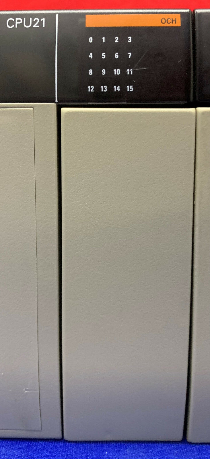 Contrôleur programmable Omron Sysmac CQM1 PA203 CPU21 OCH ID212 (3X) OC222 (2X)