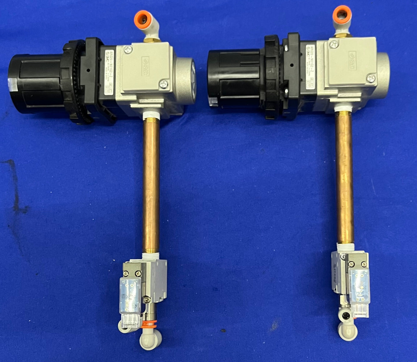 SMC REGULATOR PRESSURE GAUGE ARG20-N01G2-Z w/ SMC VQZ232R-5M1-N7T - 1 LOT QTY 2