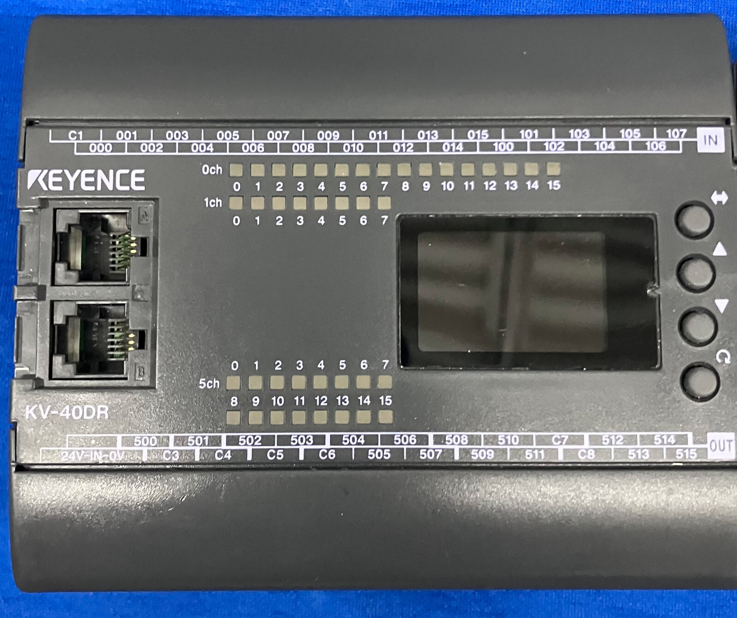 UNITÉ DE BASE KEYENCE KV-4DR, TYPE CC, AVEC 2 MICRO-PLC KV-E8X ET KV-E8A