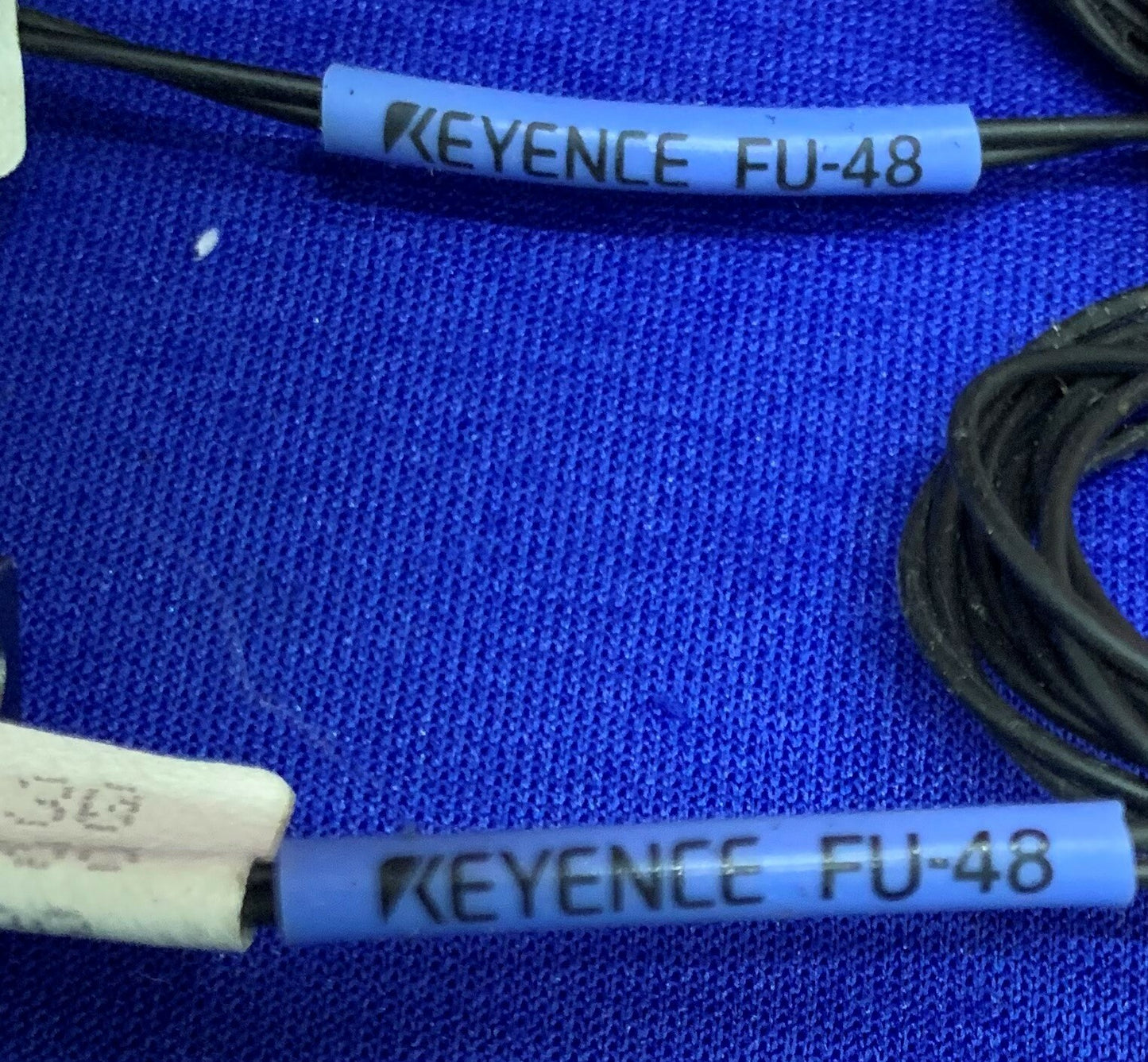 Lote de 2 cilindros actuadores neumáticos SMC NCQ7B075-075S con Keyence FU-48