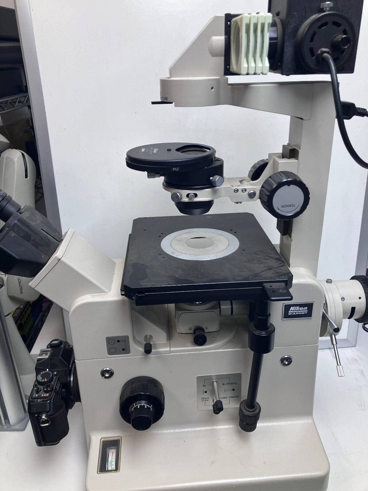 NIKON DIAPHOT INVERTED MICROSCOPE 1.3-40 X MAGNIFICATION FOR PARTS REPAIR