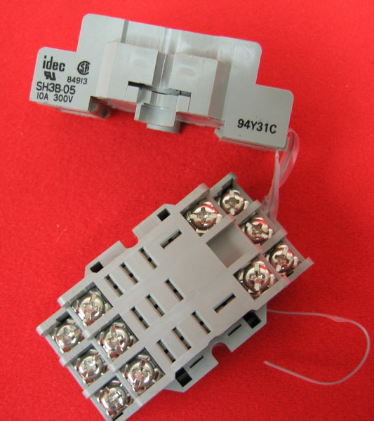 IDEC SH3B-05 10A 300V RELAY SOCKET SOLD AS 1 LOT OF QTY 2 (NEW OTHER)