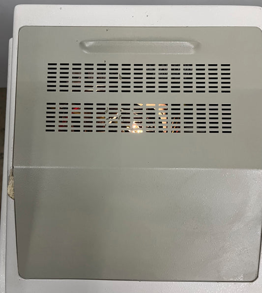 VARIAN CARY 3E UV VISIBLE SPECTROPHOTOMETER - BULB LIFE UNKNOWN - PARTS/REPAIR