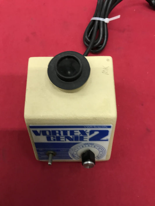 VWR Vortex Genie 2 G-560 LABORATORY MIXER 600 to 3,200 RPM 120V 60 Hz 0.5 Amps