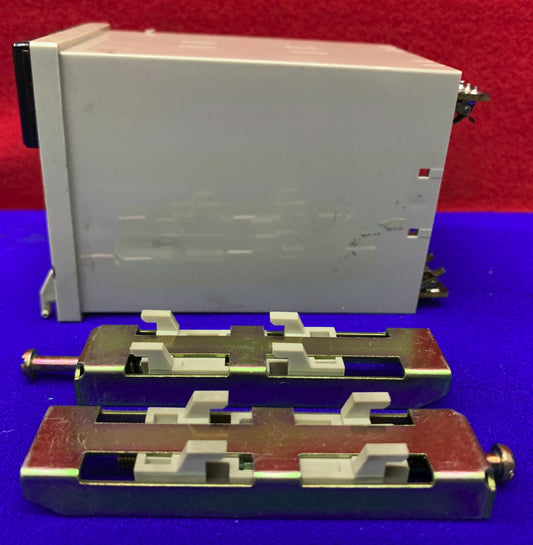 OMRON PLC H7AN COUNTER PARTS/REPAIR WITH MOUNTING BRACKETS/MISSING BACK PLATE