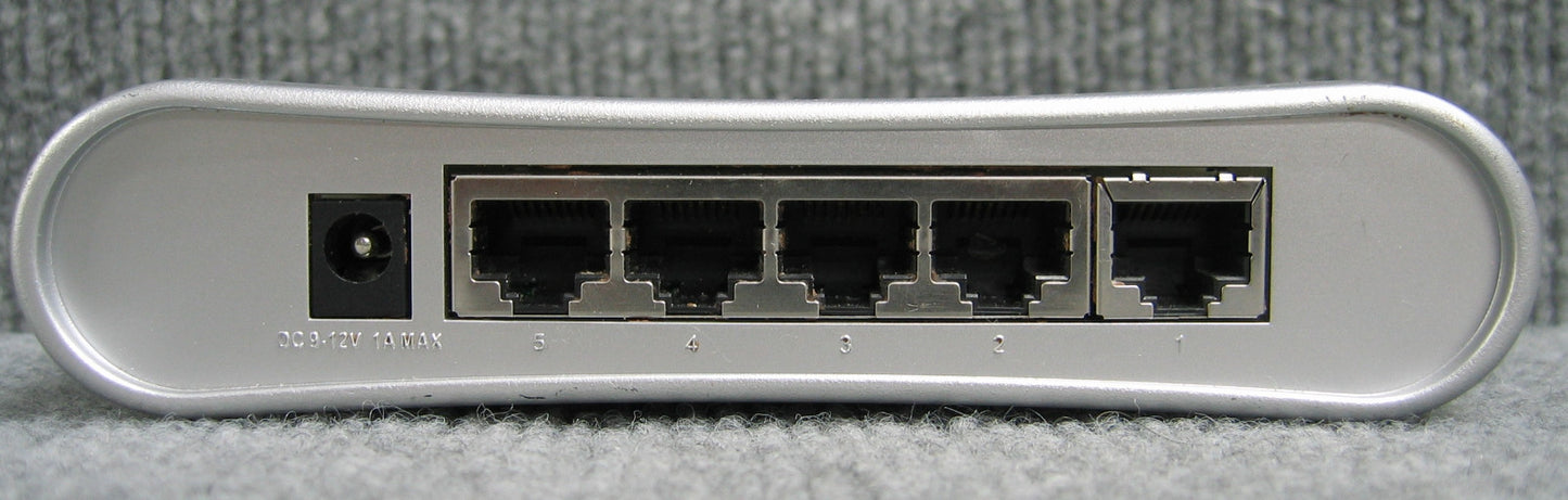 SMC NETWORKS SMCGS5 LNA 5-PORT ETHERNET DESKTOP NETWORK SWITCH
