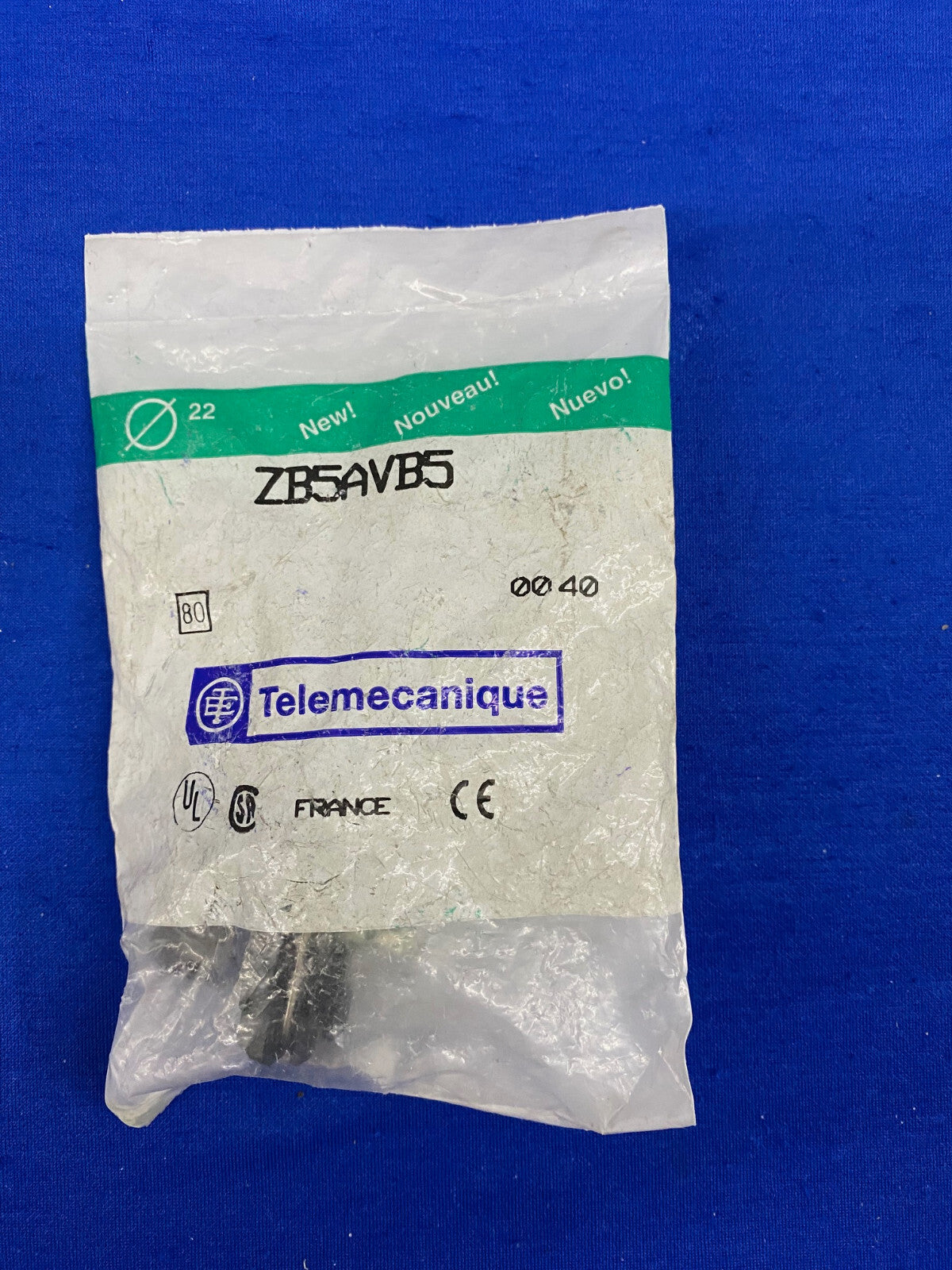ATTUATORE DI COMMUTAZIONE TELEMECANIQUE ZB5AVB5 CON LED PROTETTO 24V