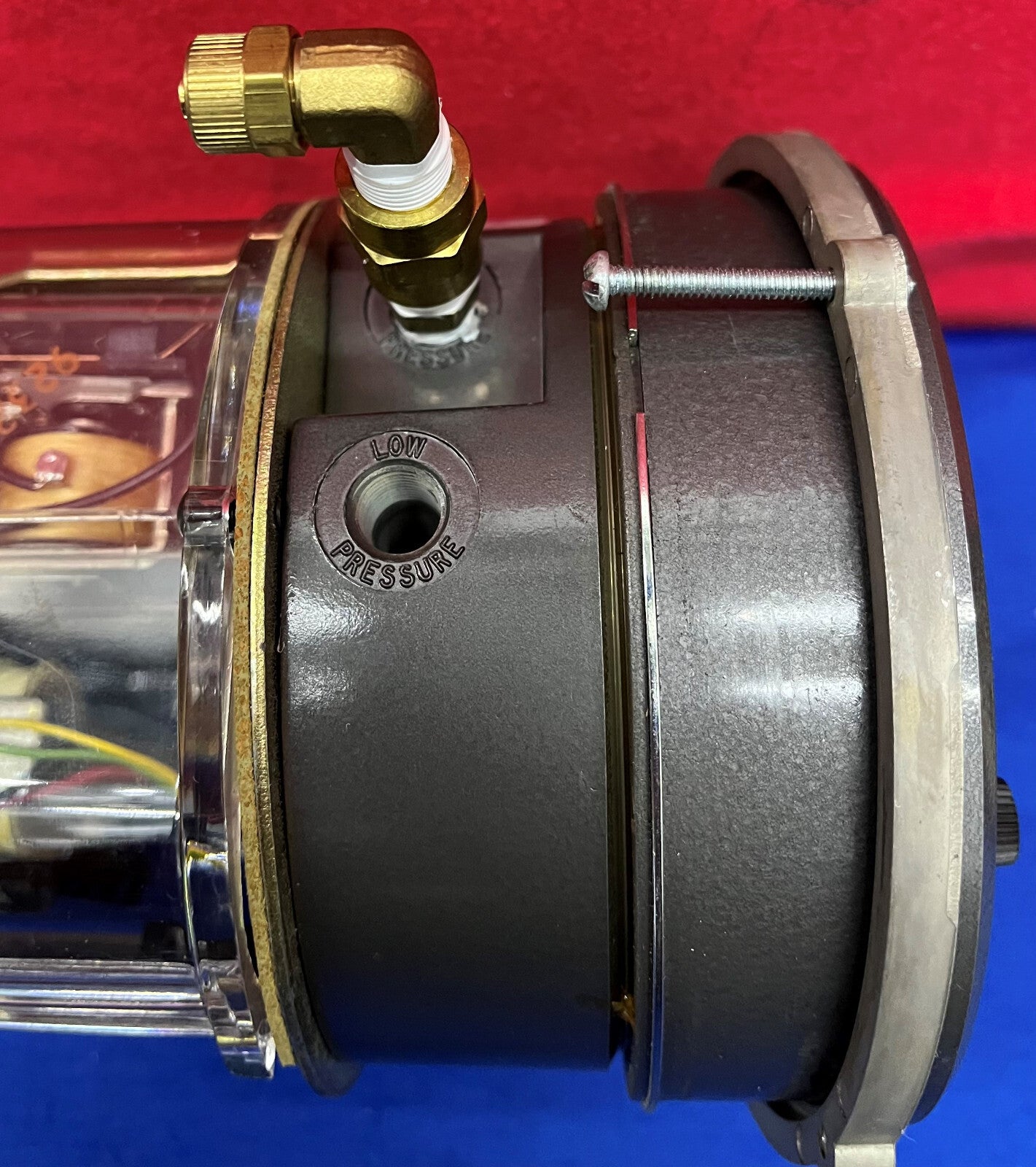 DWYER 3203C Photohelic MAX Pressure 25PSIG 120VAC