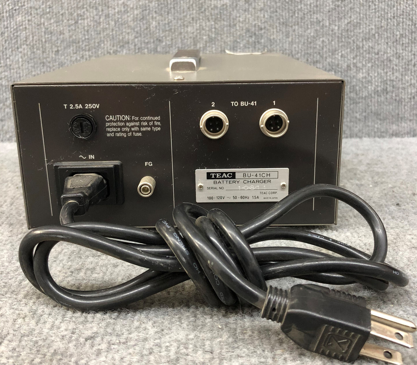 TEAC MODEL BU-41CH, BATTERY CHARGER, SN 10811, 100-120V, 50/60 HZ, 1.5 A