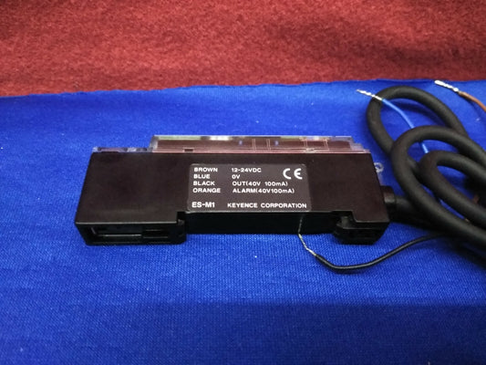 KEYENCE ES-M1  PROXIMITY SWITCH AMPLIFIER ITEM IS MISSING COVER