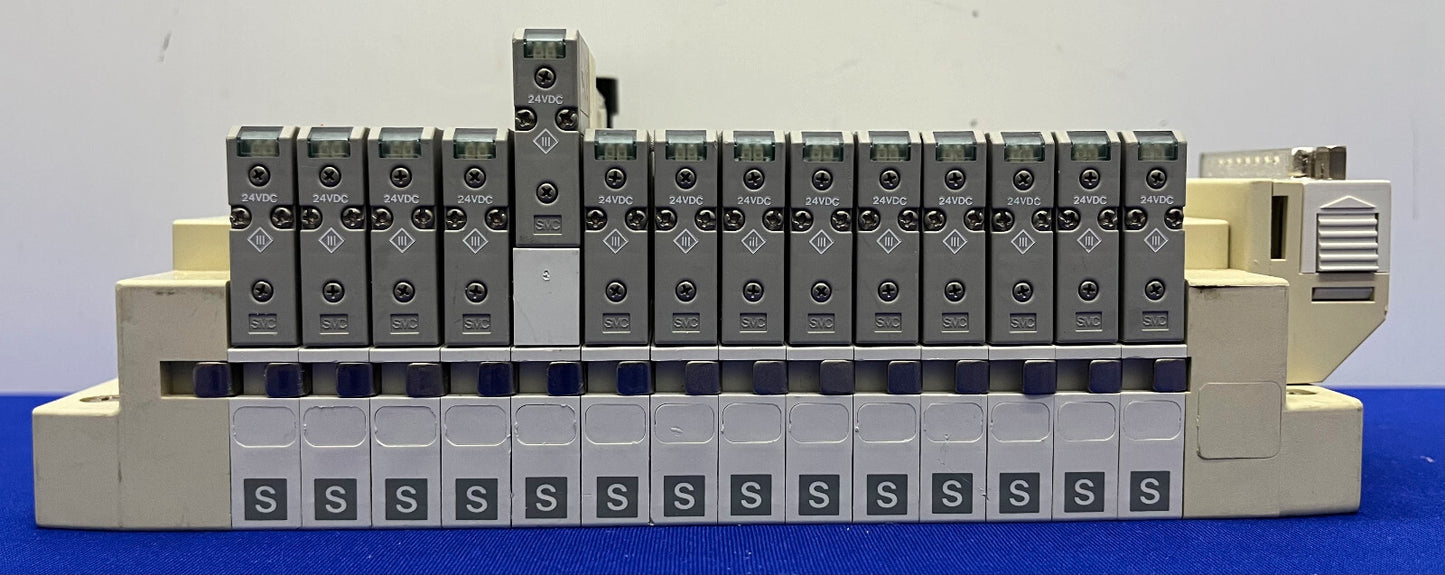 SMC SS5V1-1010983-03-1 MANIFOLD w/ 14 QTY SV1100-5FU PNEUMATIC ASSEMBLY BLOCK