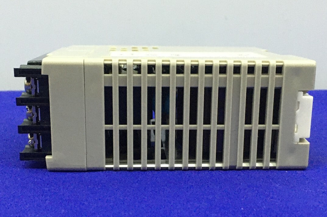 ALIMENTATION OMRON S8VS-06024B 