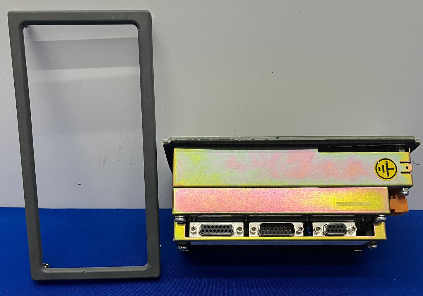 PANNEAU D'INTERFACE OPÉRATEUR DE CONTRÔLE UNIOP™ MD02R-04-0045 4 RANGÉES x 20 CARACTÈRES