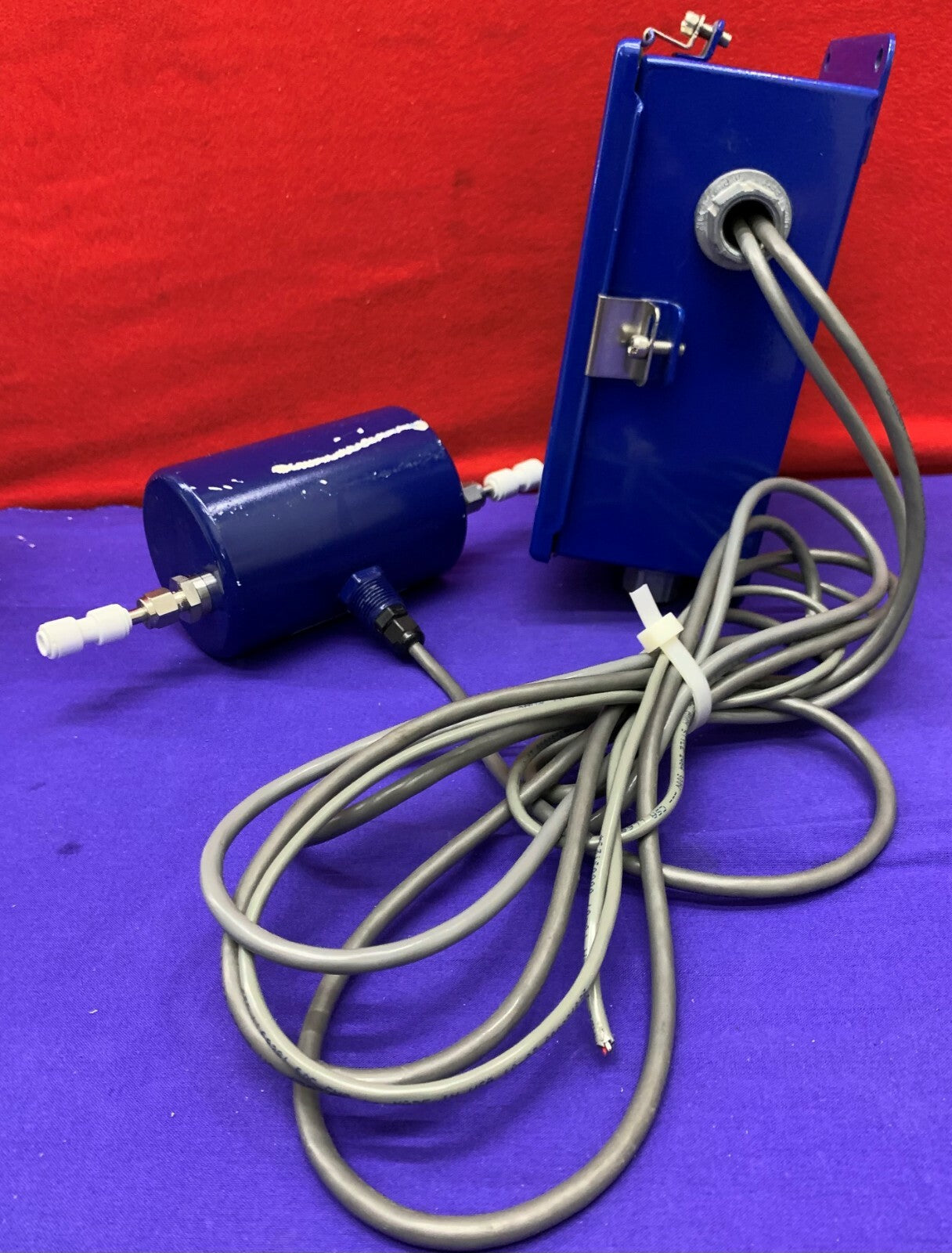 Intek Rheotherm 210R-T-UL1/16(1/4E)-0/10-24V & TUL1/16(1/4E) Flow Meter