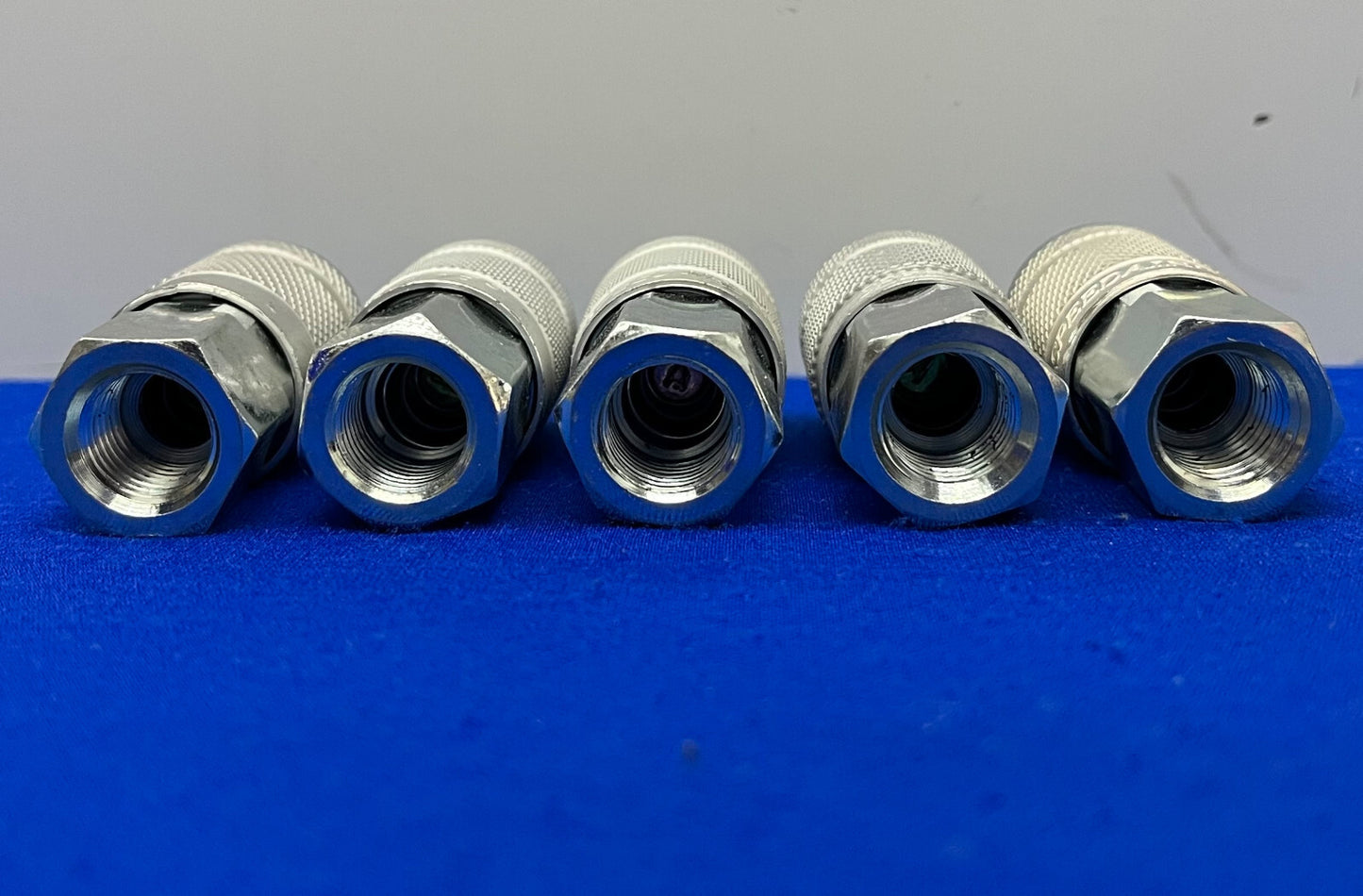 SPEEDAIRE QUICK CONNECT HOSE COUPLING 1/4” HOSE FITTING SIZE - 1 LOT QTY 5