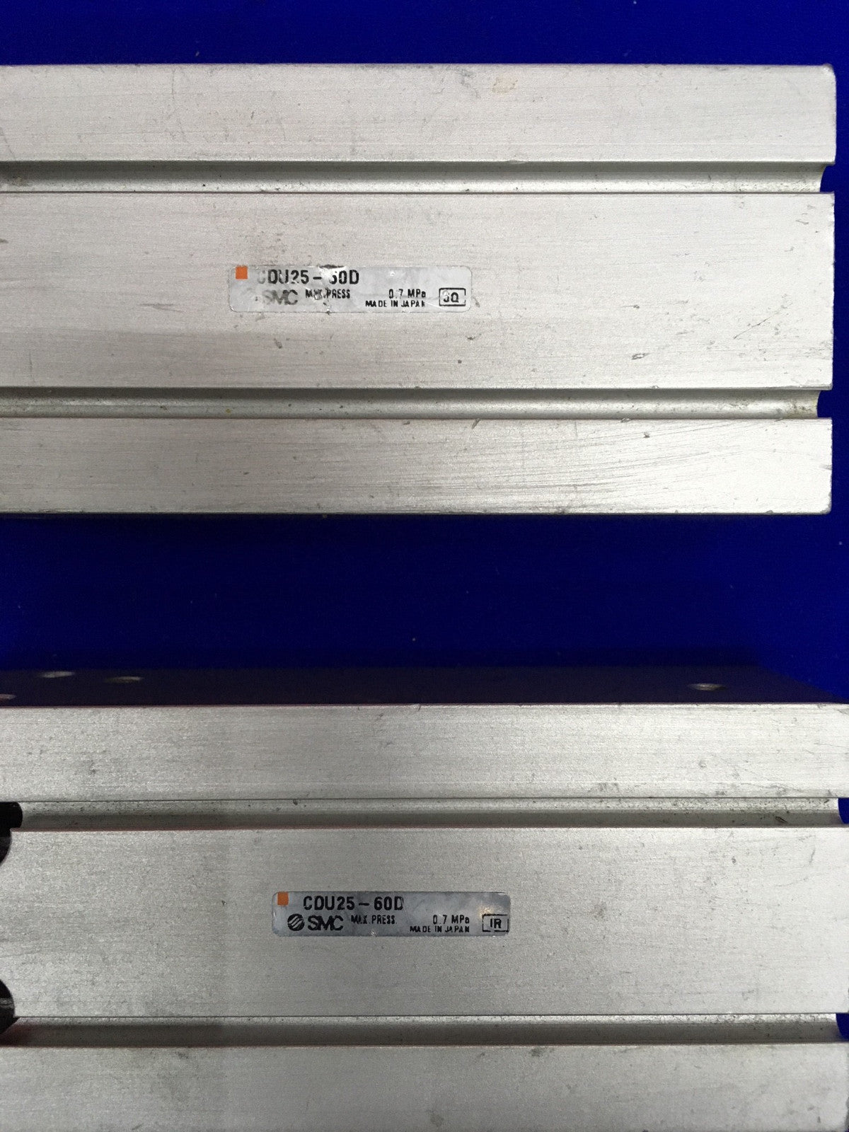 QTY 2 - SMC CDU25-60D FREE MOUNT CYLINDERS MAX PRESSURE 0.7 MPa
