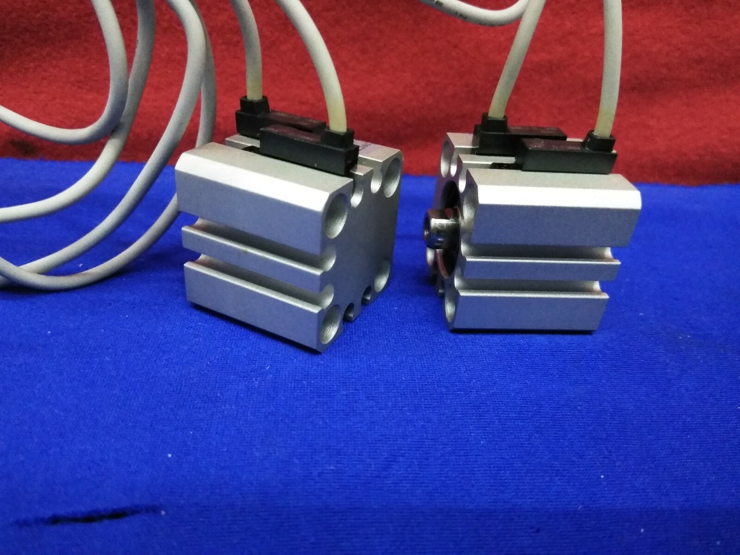Vérin compact SMC CDSB16-5D-F9N 
