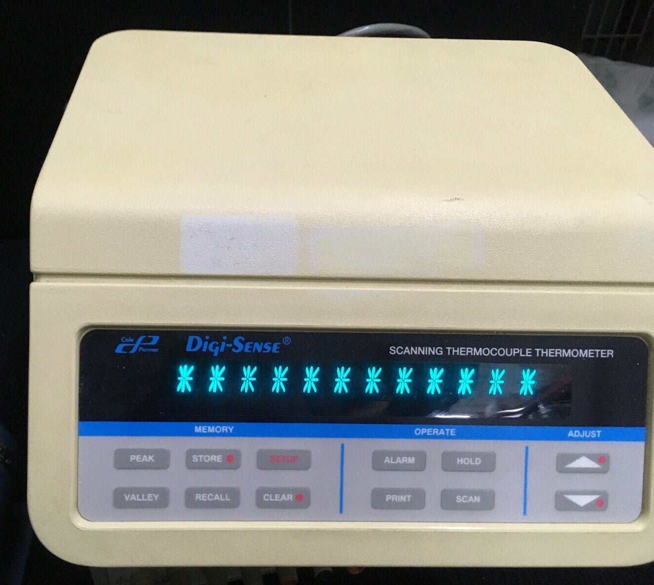 Cole-Parmer DIGI-SENSE 12 IINPUT SCANNING THERMOCOUPLE THERMOMETER  92800-10