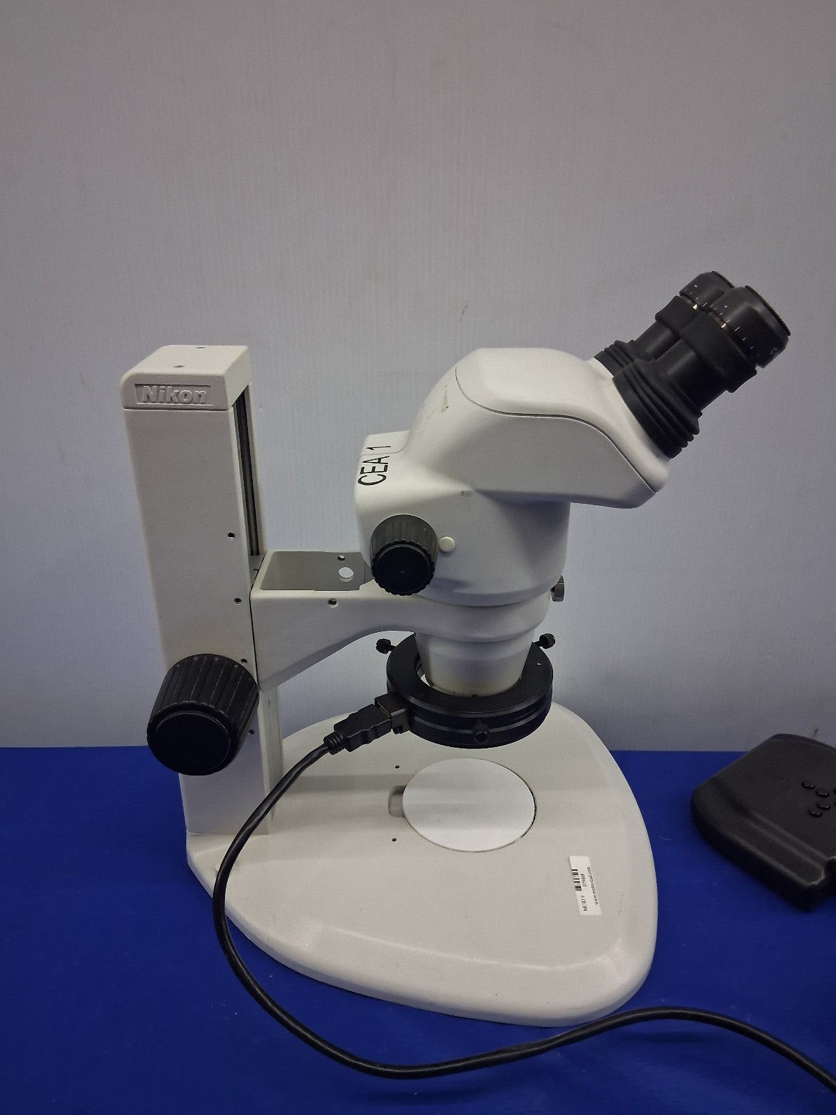 MICROSCOPE NIKON SMZ 745 6,7X-50X AVEC SUPPORT NIKON C-PSN 213406 ET ÉCLAIRAGE LED 