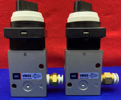 1 Los, Menge 2 - SMC VM22 Mechanische Ventile