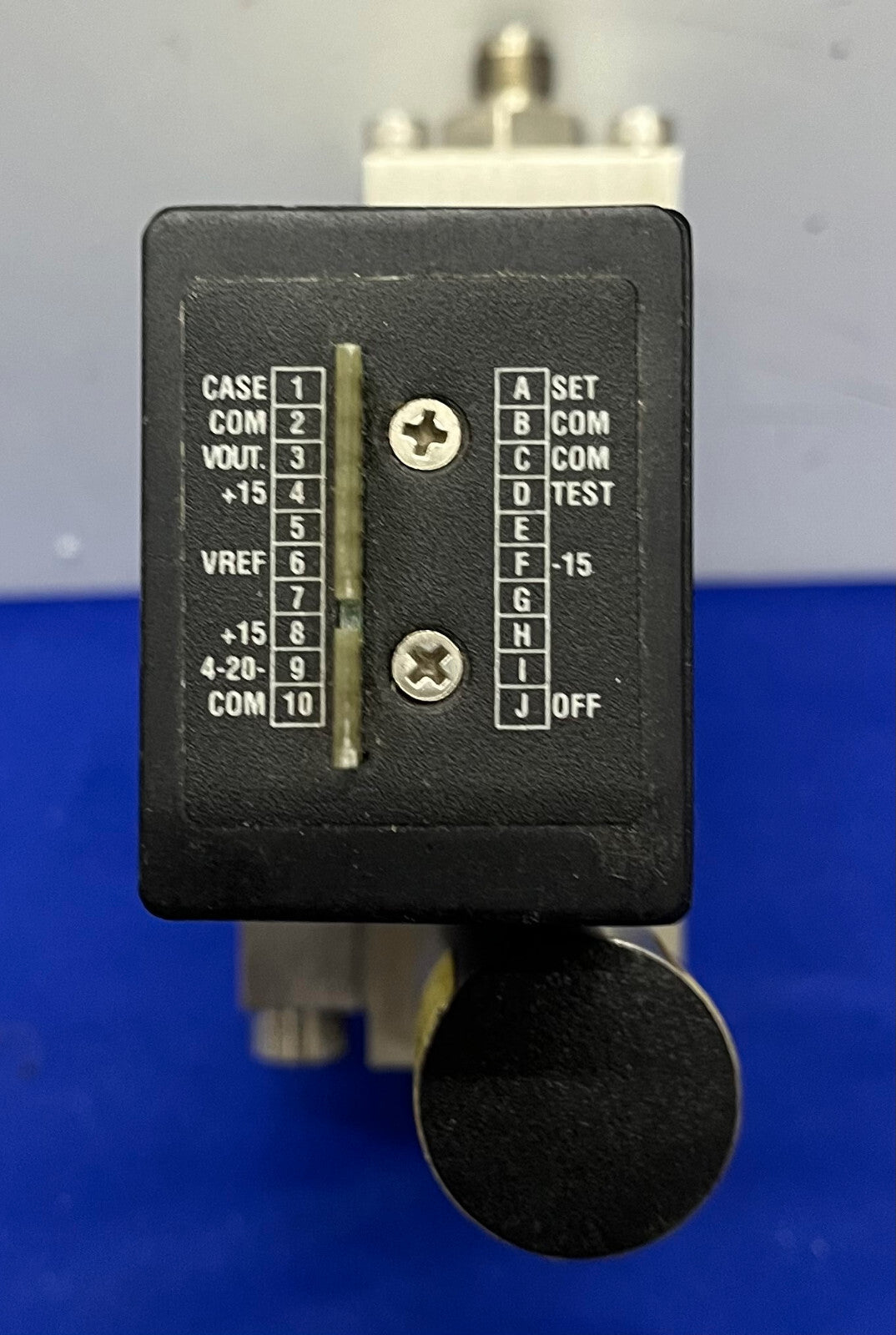 SIERRA MASS FLOW CONTROLLER 840M-2-OV1-SV1-E-V1-S1 30PSIG