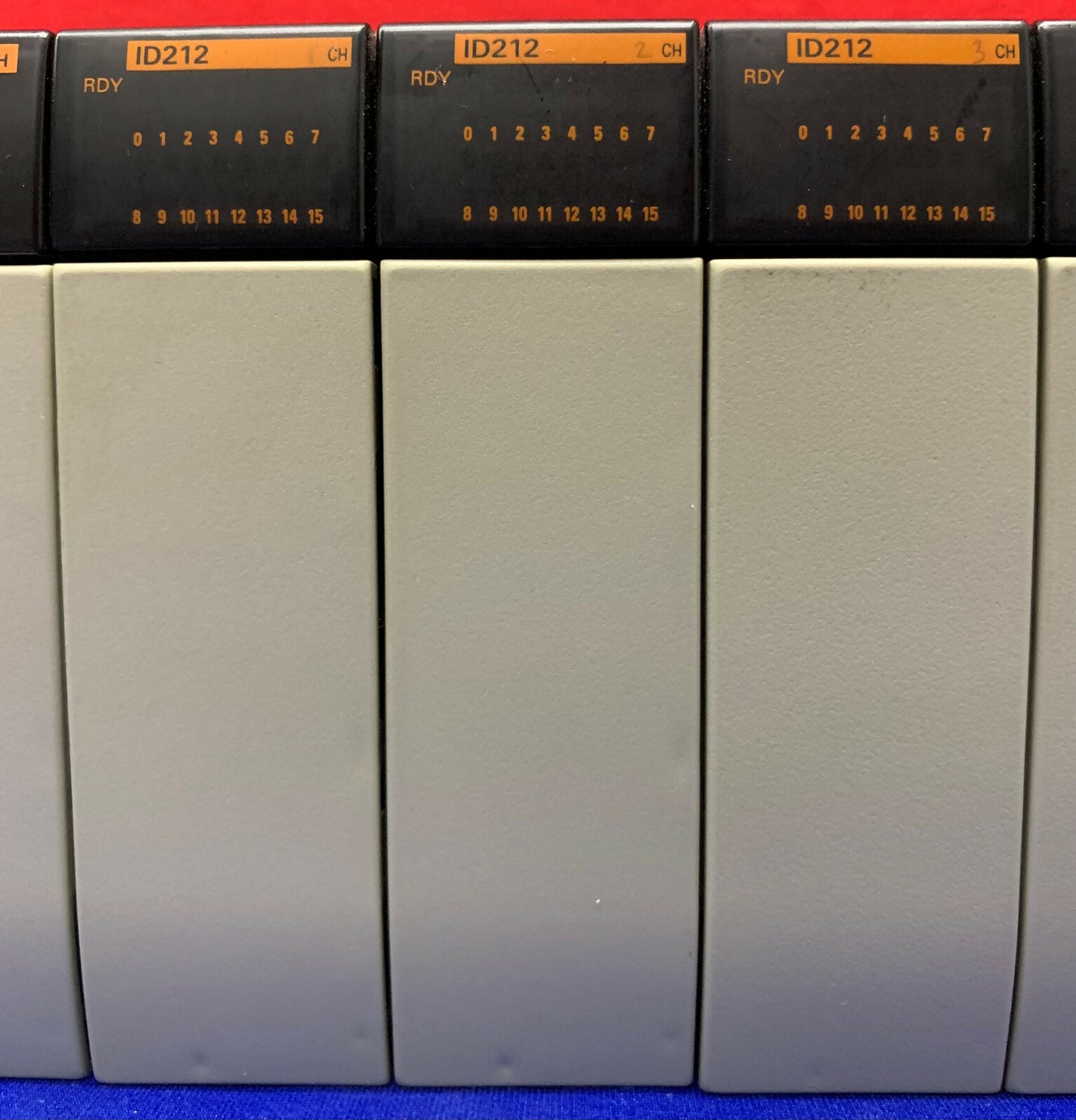 Controllore programmabile Omron Sysmac CQM1 PA203 CPU21 OCH ID212 (3X) OC222 (2X)