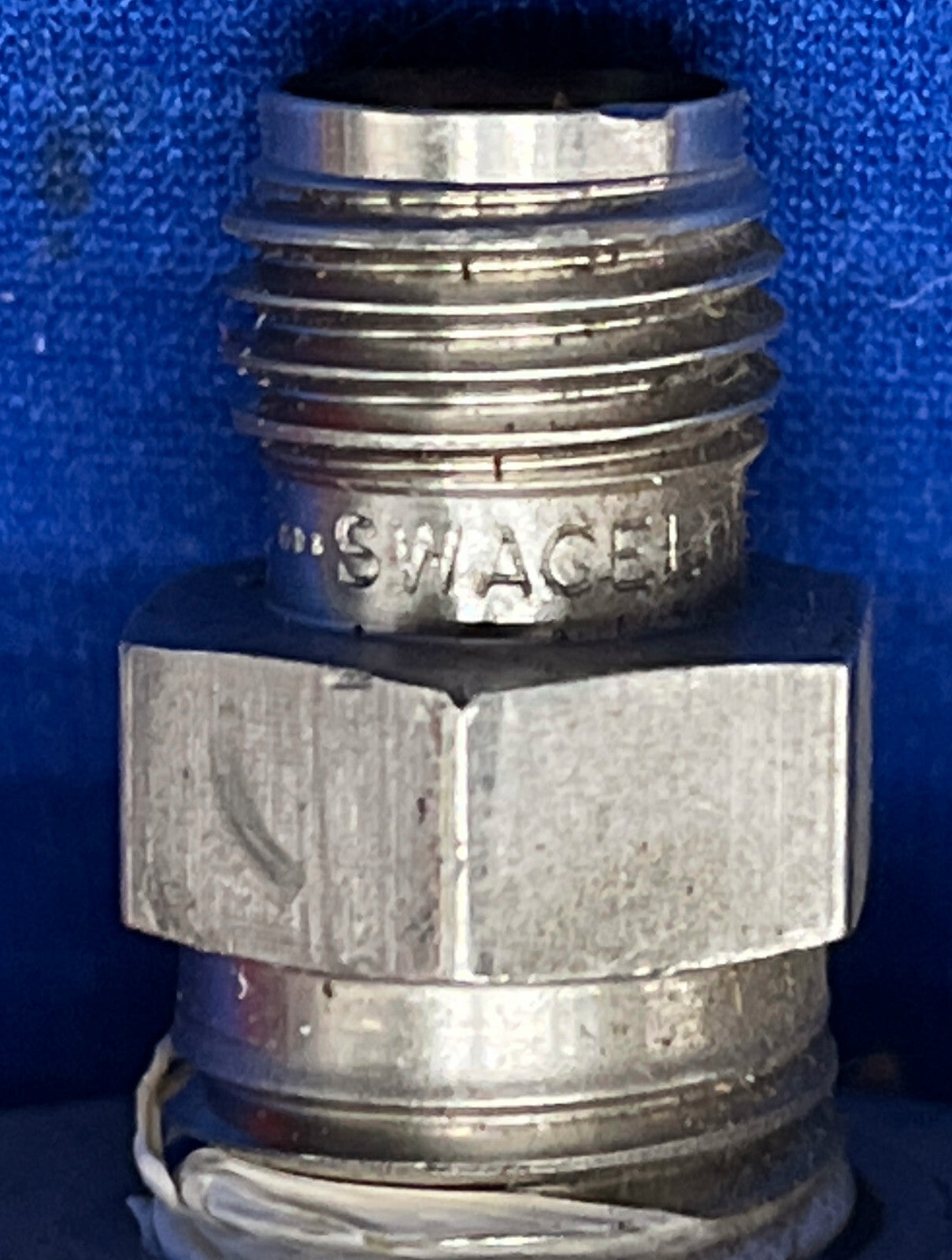 1 LOT QTY 2 - ASCO V0431 (AKA V043001) SHUTTLE VALVE 1/4" PIPE
