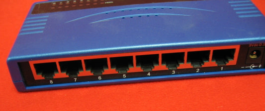 ZONET ZFS300BP,8 PORT 1/100VBPS ETHERNET SWITCH TESTED OK,SOLD AS "1 LOT OF 2"