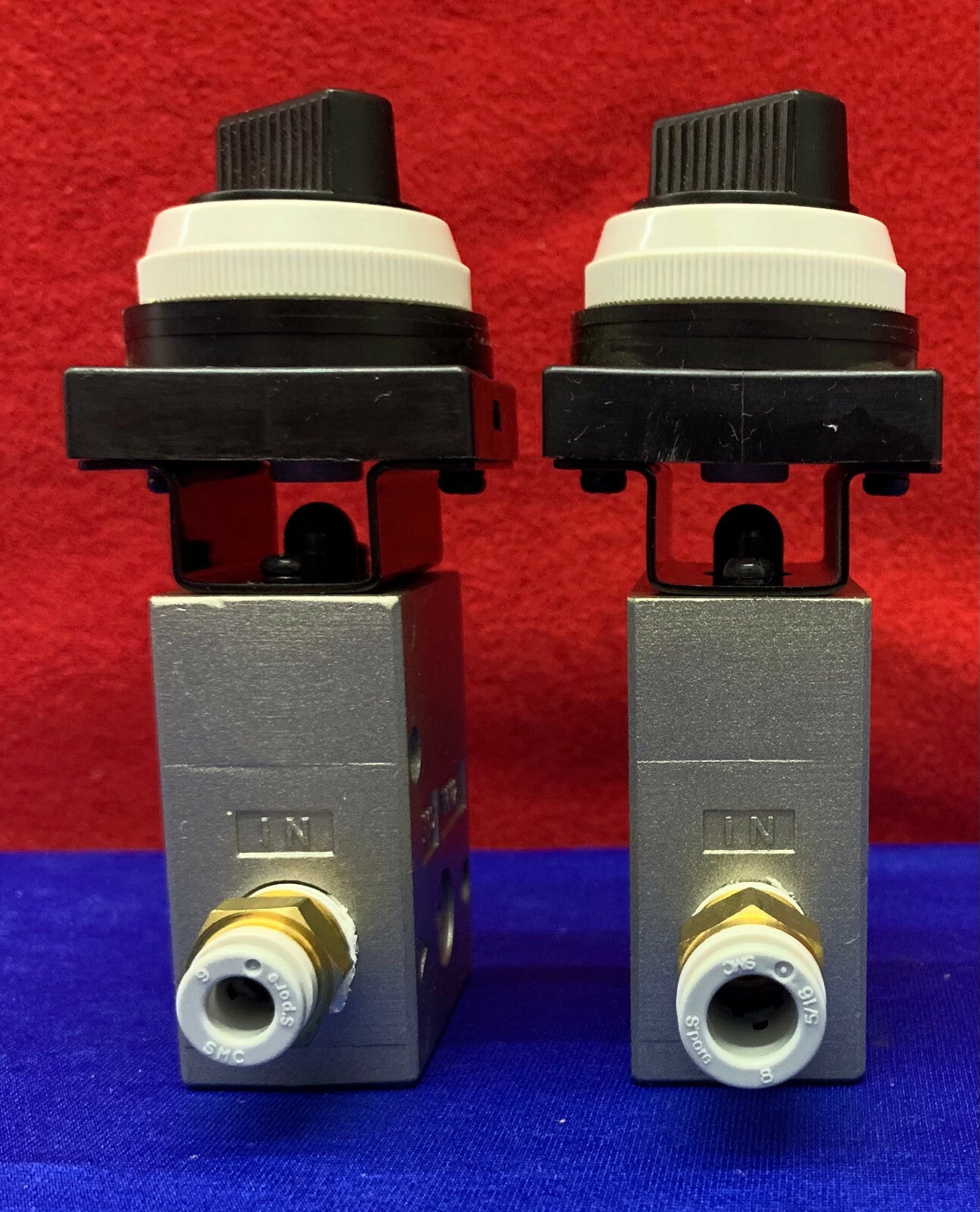1 Los, Menge 2 - SMC VM22 Mechanische Ventile
