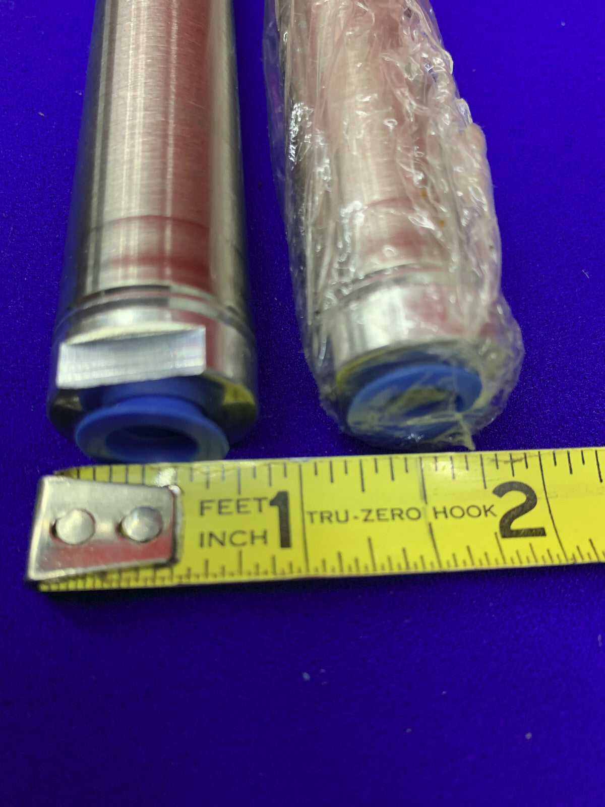 PARKER 00.75 DSRMB 8.000 / 00.75DSRM8.000 Luftzylinder, Bohrungsanzahl 2 - 1 neu/1 gebraucht