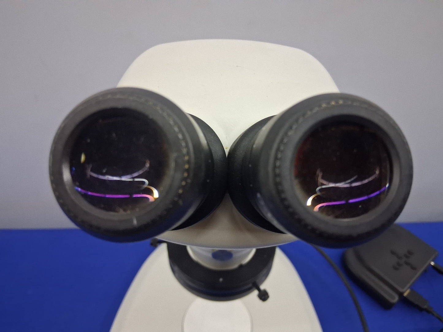 MICROSCOPE NIKON SMZ 745 6,7X-50X AVEC SUPPORT NIKON C-PSN 213406 ET ÉCLAIRAGE LED 