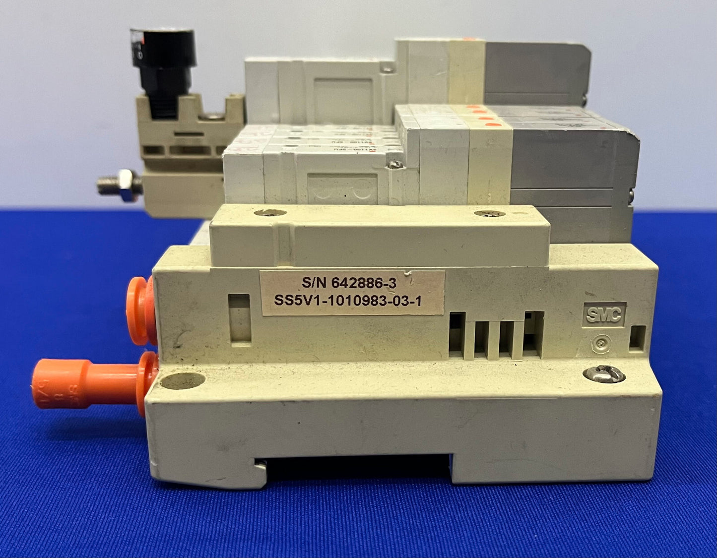 SMC SS5V1-1010983-03-1 GRUPPO BLOCCO COLLETTORE VALVOLA STAZIONE QTY 14 SV1100-5FU 