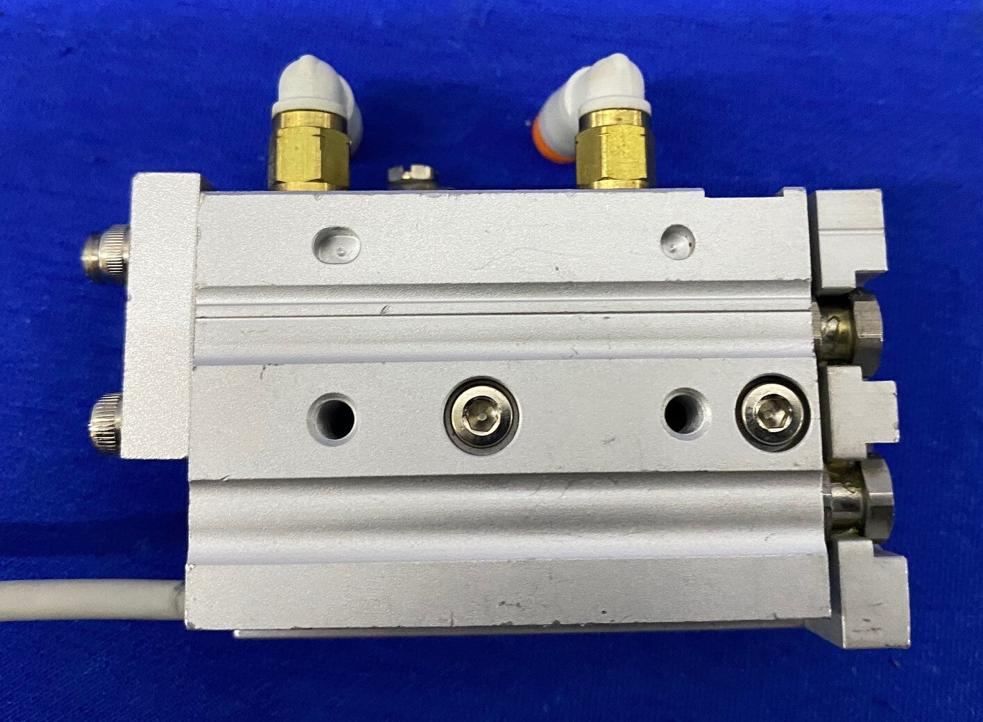 SMC MXS8-20 / MXS820 SLIDE TABLE & D-M9PW / DM9PW PROXIMITY SWITCH