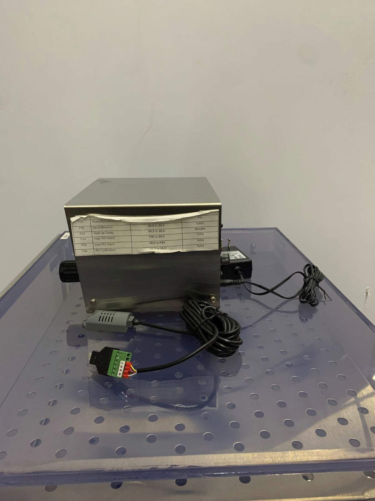 ESSICCATORE DI UMIDITÀ CON CONTROLLO AUTOMATICO DI SPURGO CLEATECH HUMODULE CON MOBILE/SUPPORTO