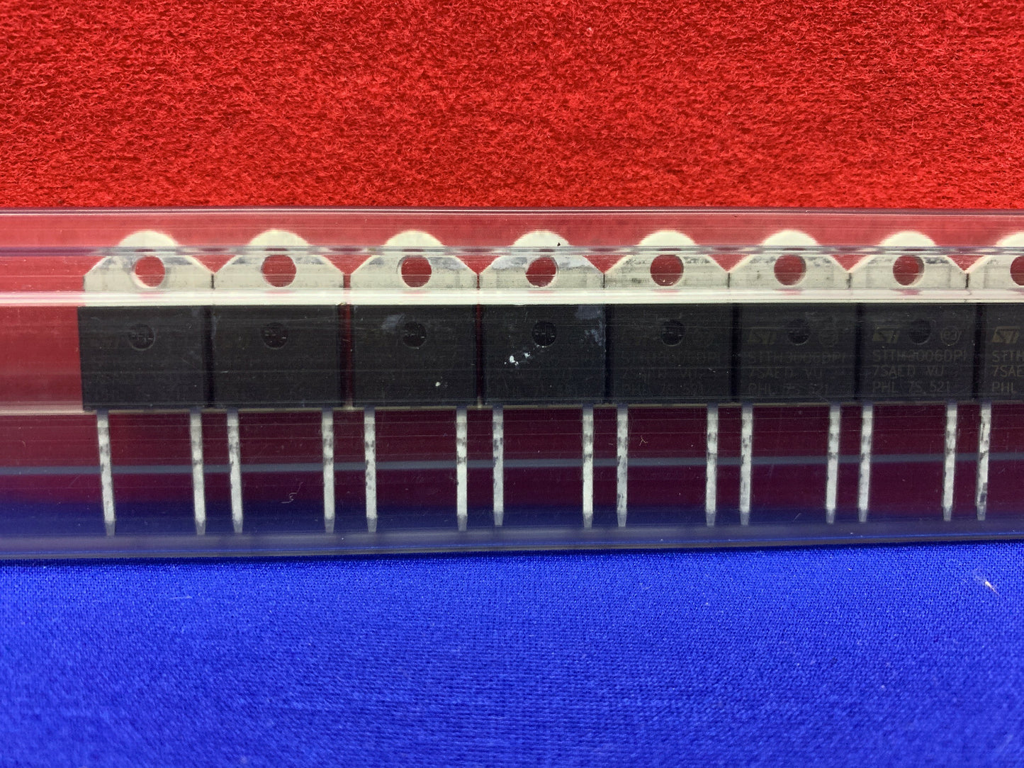 1 Lot Qty of 18 - STMicroelectronics Rectifiers 30A 600V