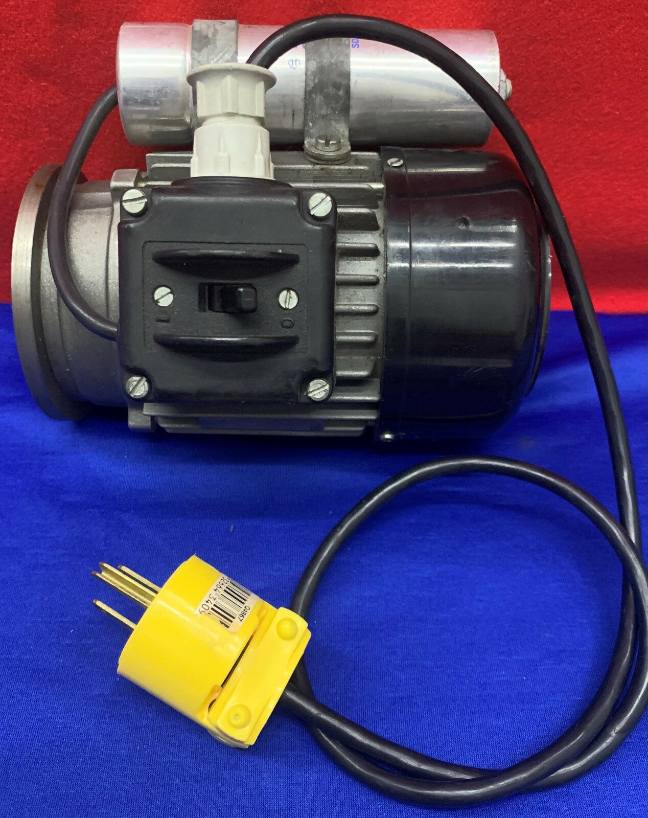 ANTRIEBSTECHNIK 7960327RBF0.0974-71 MOTOR 1650/min 2.0A 115V 60Hz. ITEM IS USED.