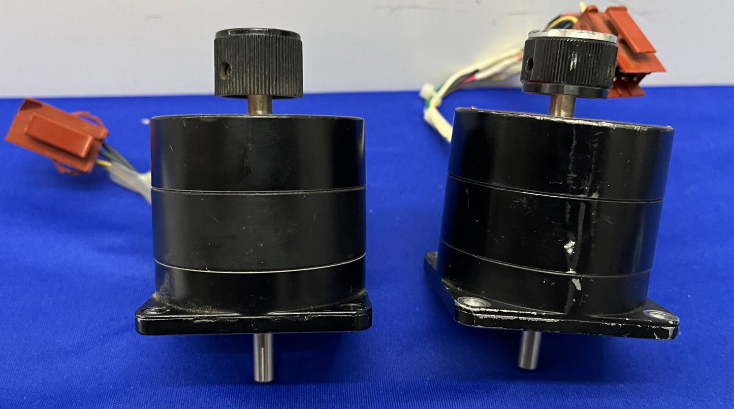 ORIENTAL MOTOR VEXTA PH265M-31 STEPPING MOTOR - 1 LOT QTY 2