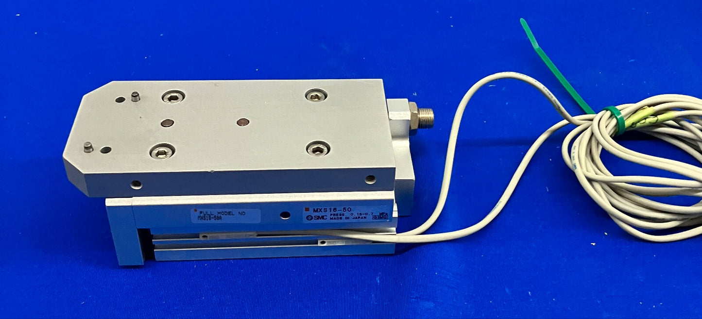 PRESSE À COULISSEAU DE TABLE SMC MXS16-50