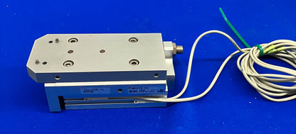 PRESSE À COULISSEAU DE TABLE SMC MXS16-50