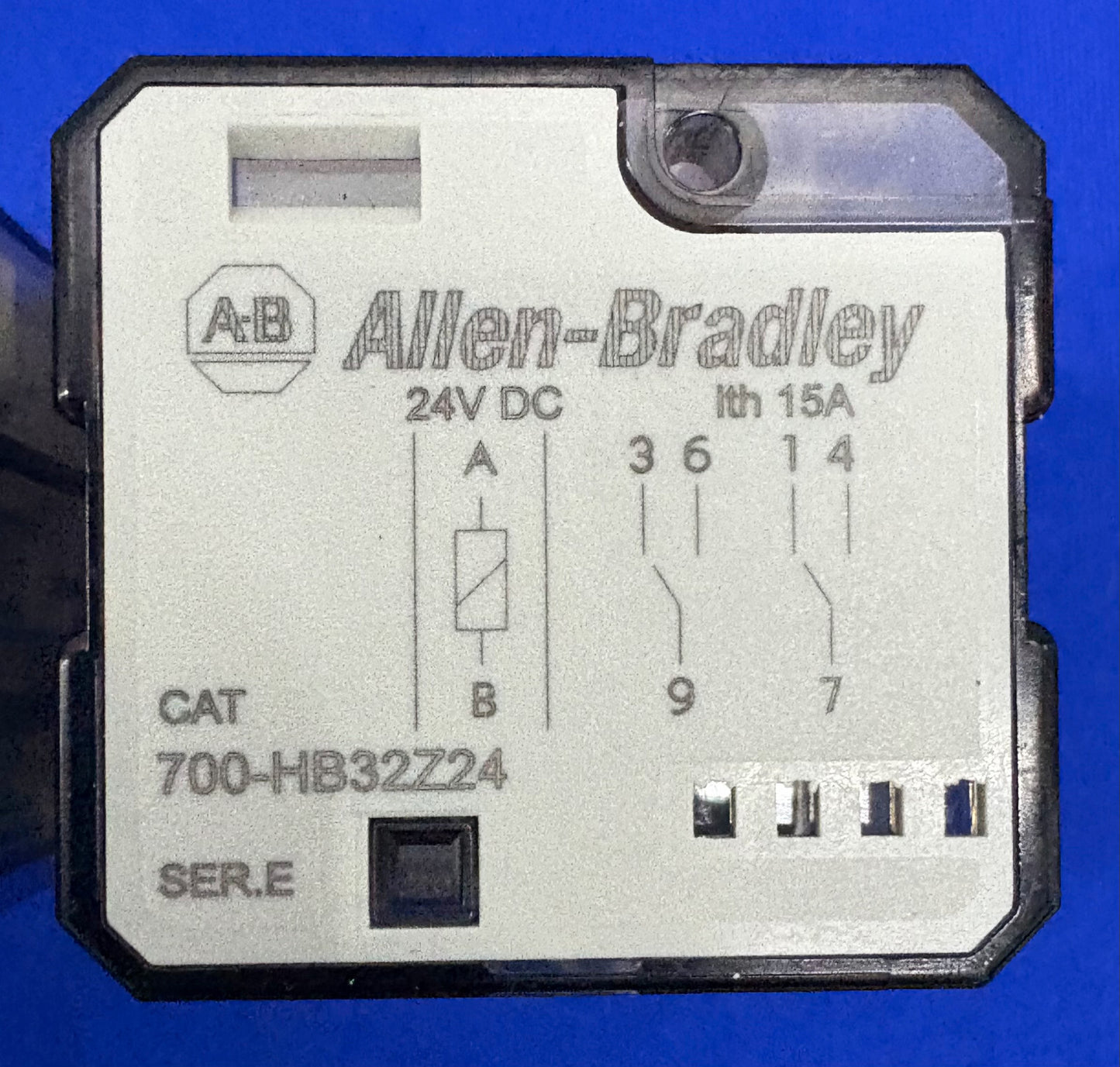 ALLEN BRADLEY AB 700-HB32Z24 SER E RELAY 24VDC - 1 LOT QTY 2