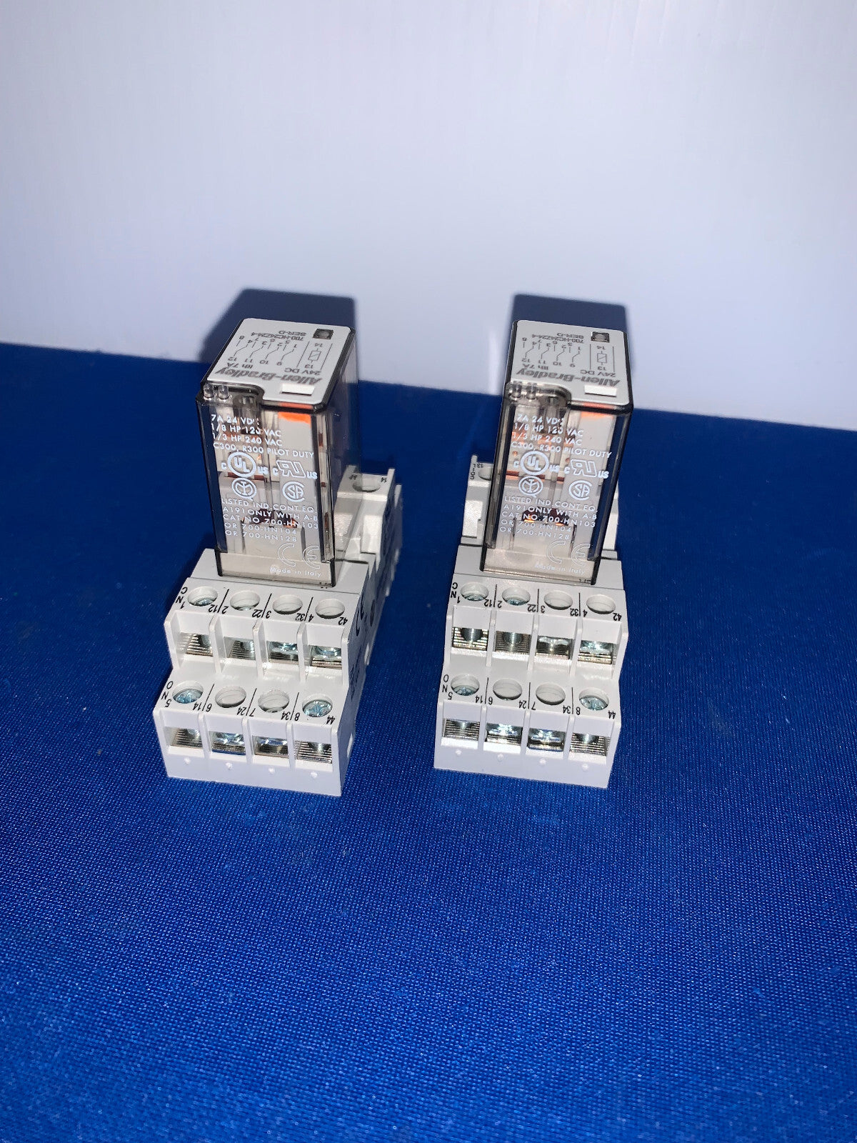 ALLEN-BRADLEY, 700-HC24Z24-4, RELAY, SELLING AS 1 LOT QTY 2 FOR $30