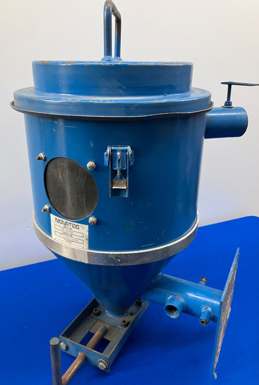 NOVATEC™ INC MD-HOPPER CAPACITY 15 #, RUSTY SN 3-5901-0037