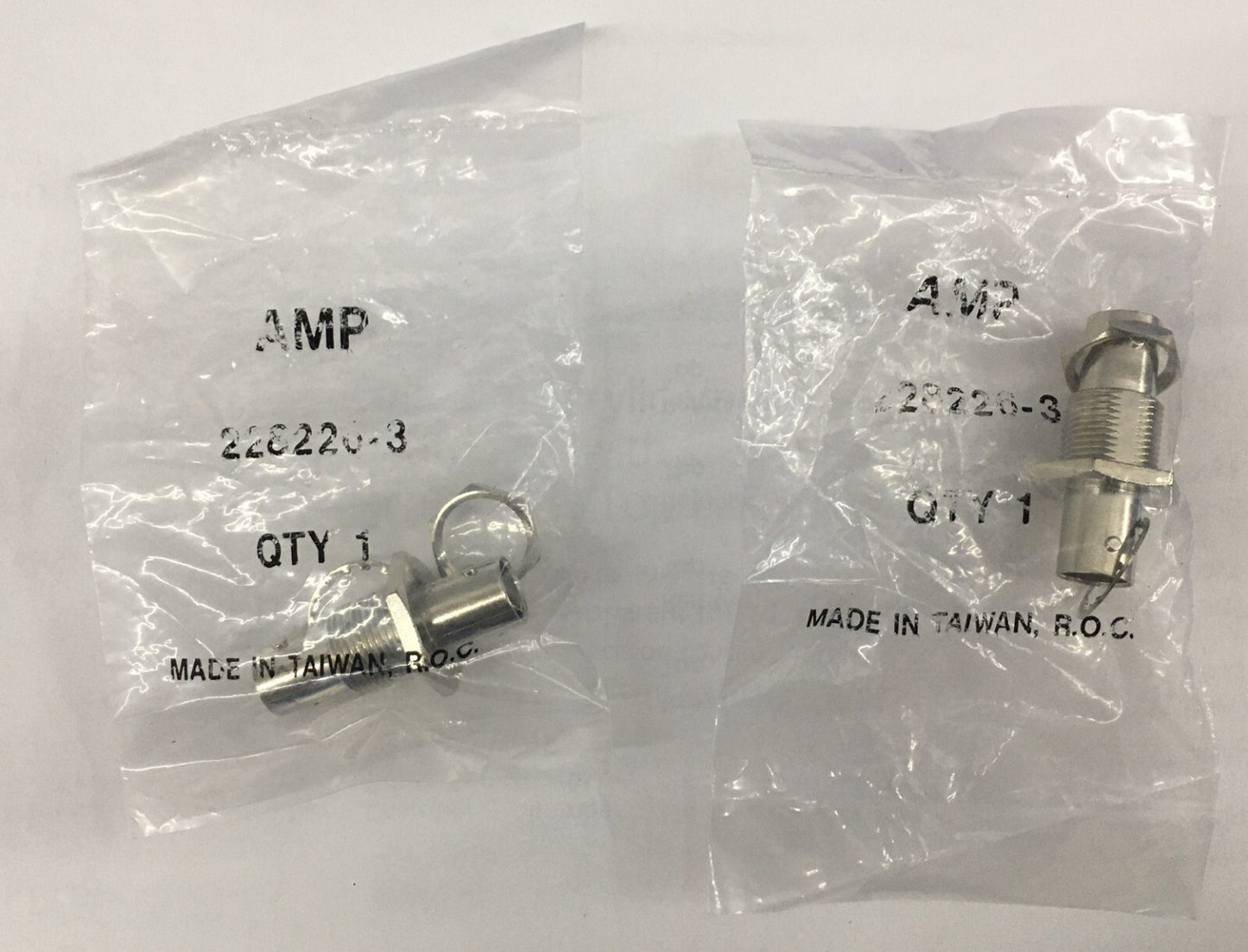 1 LOT DE 2 AMP DIGI-KEY ® 228226-3 A24558-ND ADAPTATEUR CONNECTEUR COAXIAL JACK BNC