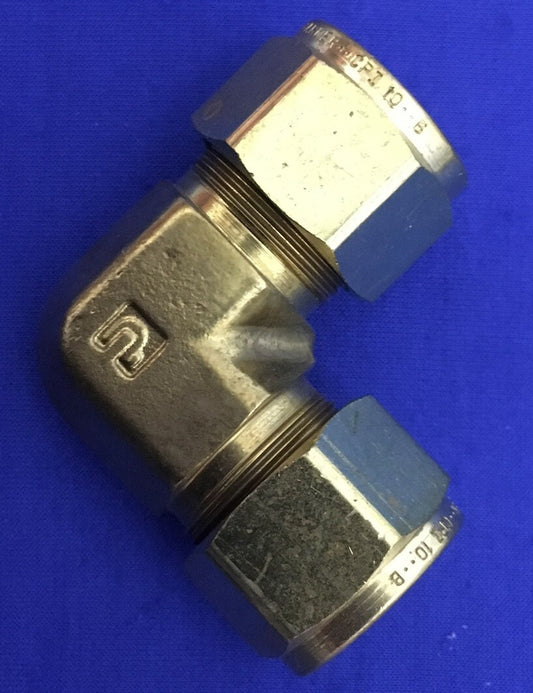 PARKER HANNIFIN 10-10 EBZ-B UNION ELBOW BRASS SELLING AS '1 LOT OF QTY 14 ELBOWS