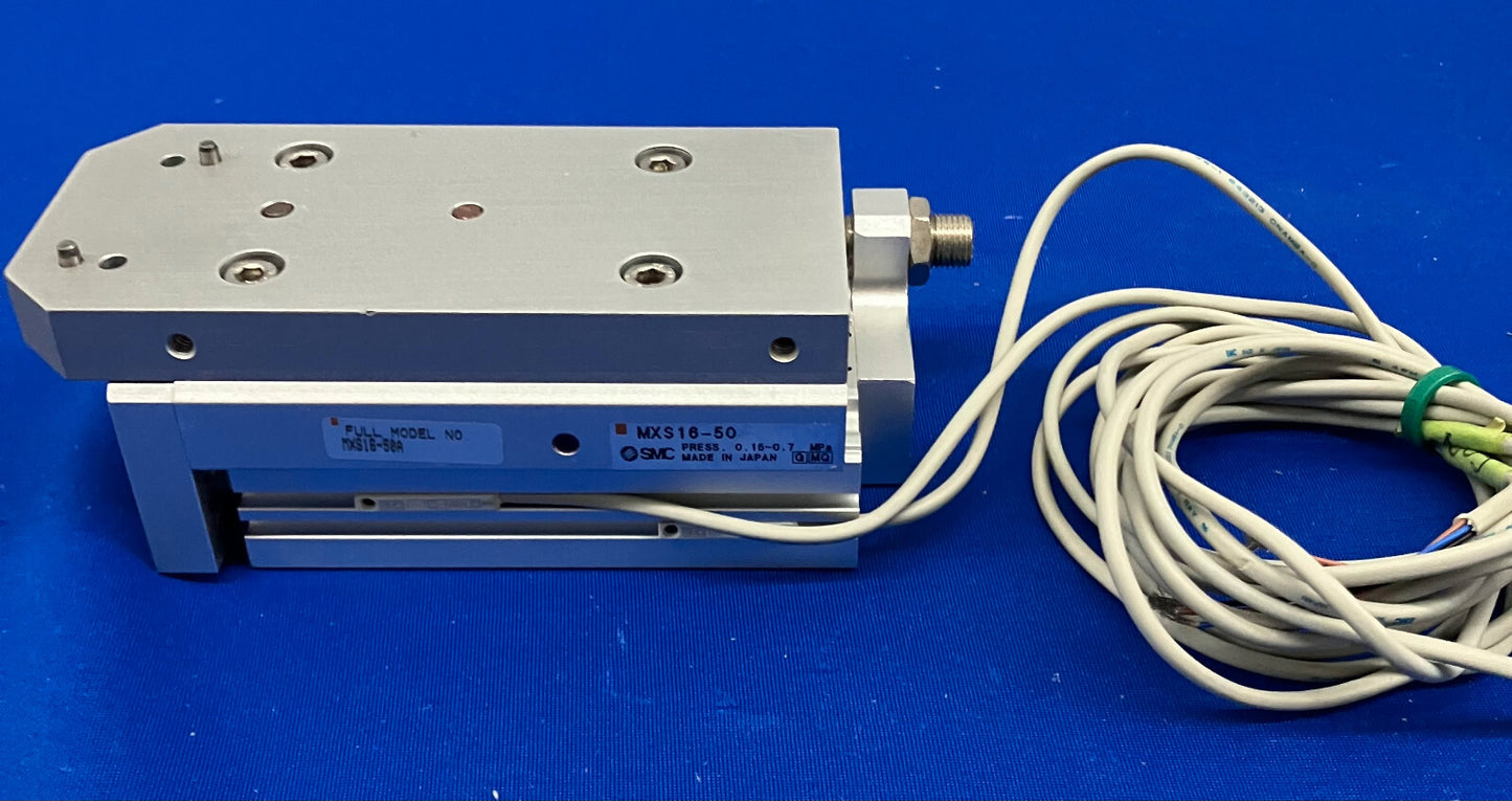 PRESSE À COULISSEAU DE TABLE SMC MXS16-50