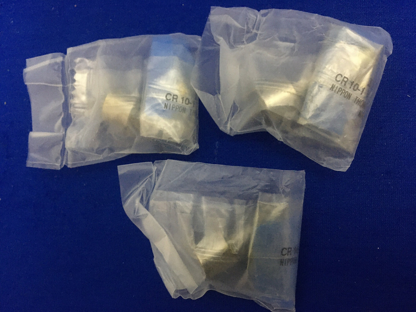 1 LOT OF QTY 3 - IKO CR 10-1 VUU / CR10-1VUU CAM FOLLOWER