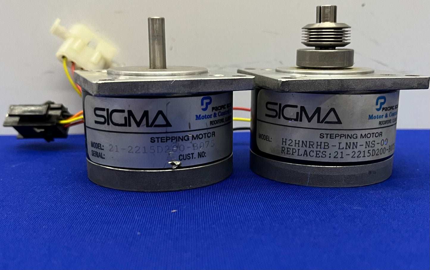 PACIFIC SCIENTIFIC SIGMA 21-2215D200-B075 HZHNRHB-LNN-NS-00 STEPPER MOTOR  QTY 2