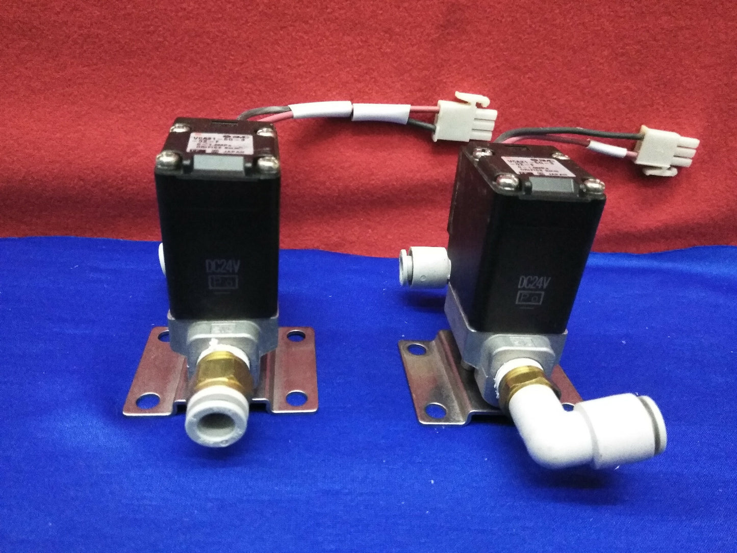 1 LOT OF QTY 2 - SMC VCA21-5G-3-02-F SOLENOID VALVES 24VDC